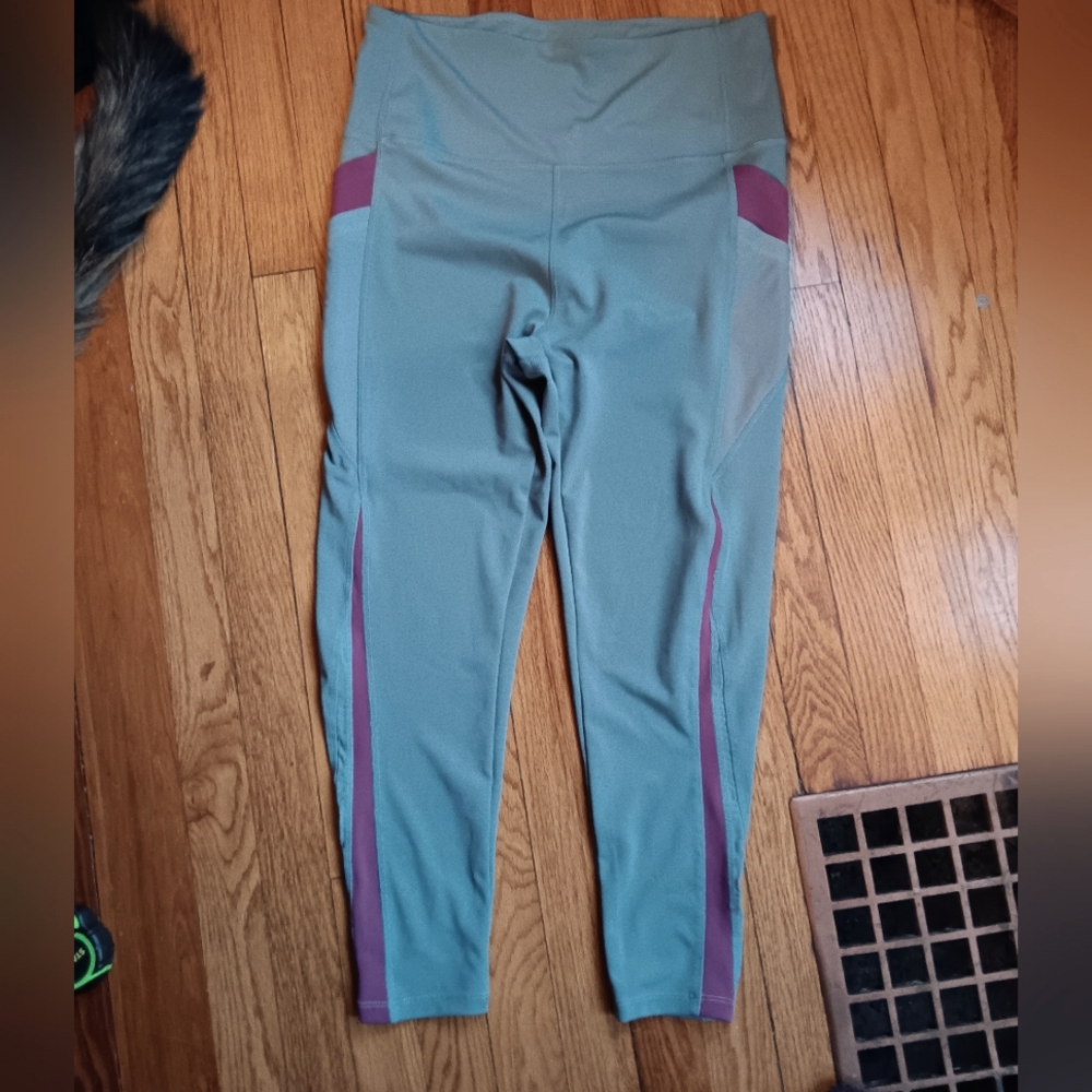TKO Gray & Purplish Athletic Crop Leggings, Size XL